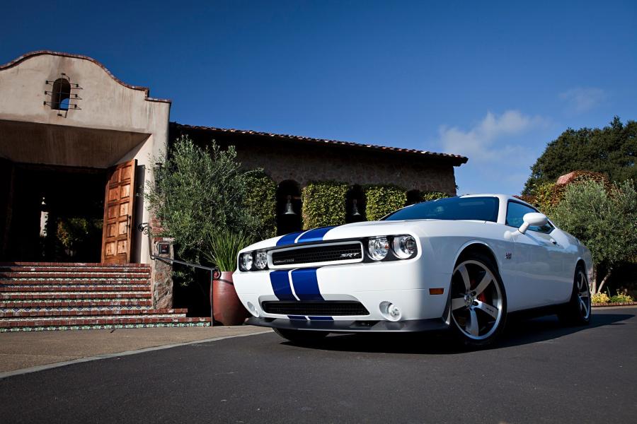  Dodge Challenger SRT8 392 2011 года  (фото 3 из 115)